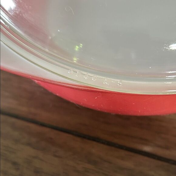 Vintage Pyrex Flamingo Pink 024 2 Qt Round Casserole Dish with Clear Glass Lid – - Picture 2 of 10